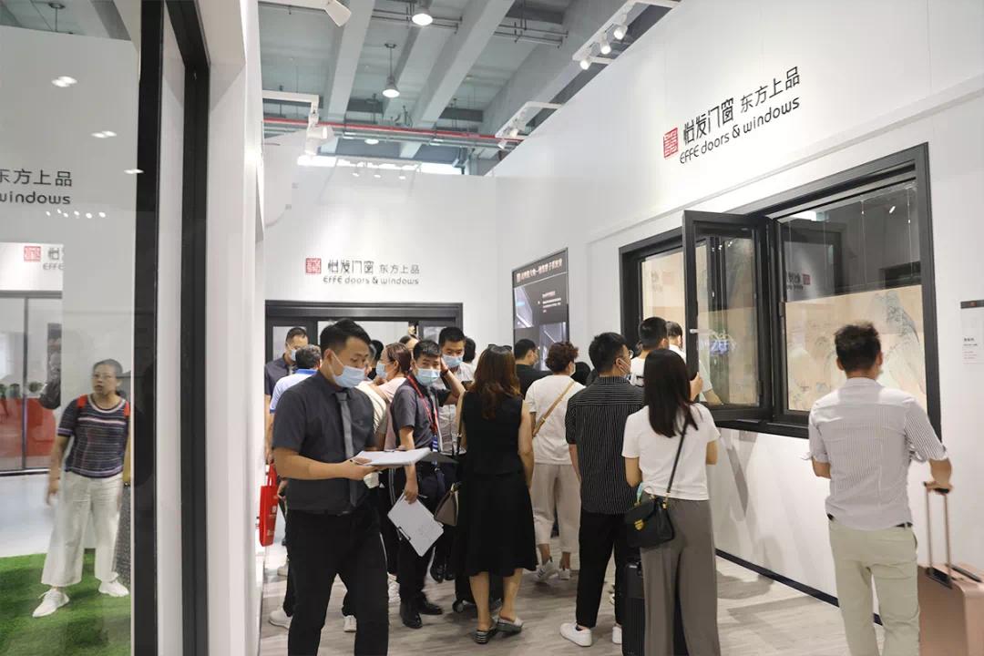 9日——怡發(fā)展館大咖雲集，居然之家領(lǐng)導(dǎo )蒞臨觀(guān)展！